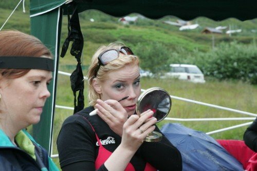 Veri� a� hafa sig til...